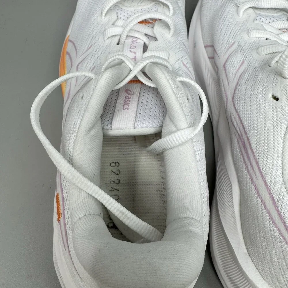 ASICS Womens Versablast 4 White Light Ube 1012B775 Size 10 Running Shoes